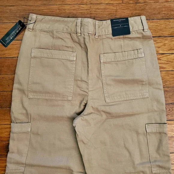 Banana Republic Relaxed Cargo Pants, Size 6, 100% Cotton, Warm Tan, Camel, Beige - Picture 4 of 12
